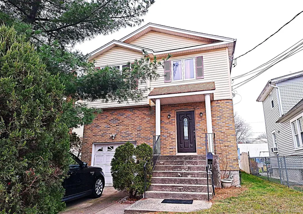 494 Keller Avenue Elmont NY 11003