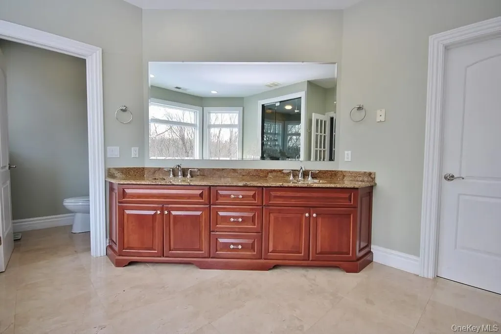 47 Kayla Lane Mahopac NY 10541