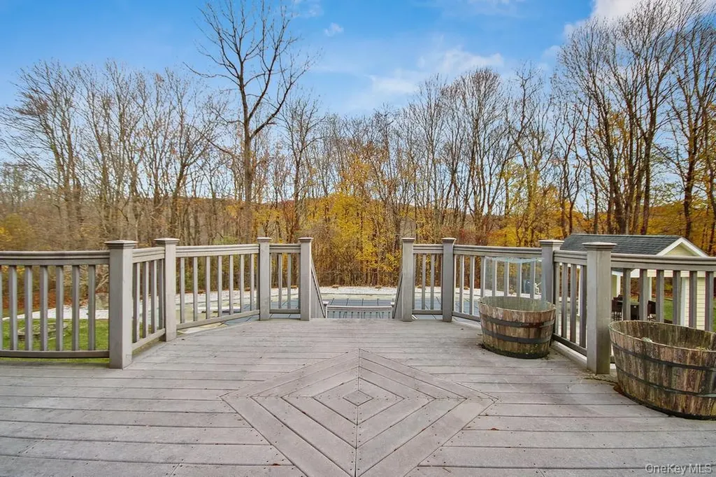 47 Kayla Lane Mahopac NY 10541