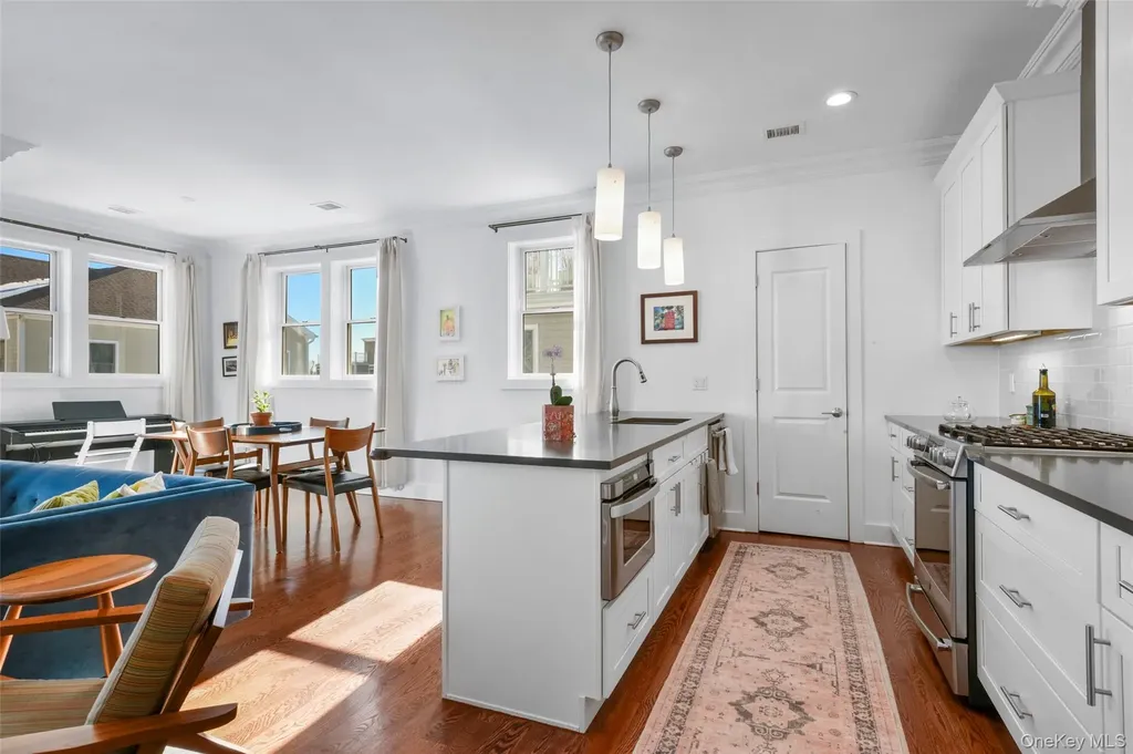 72 Island Point Bronx NY 10464