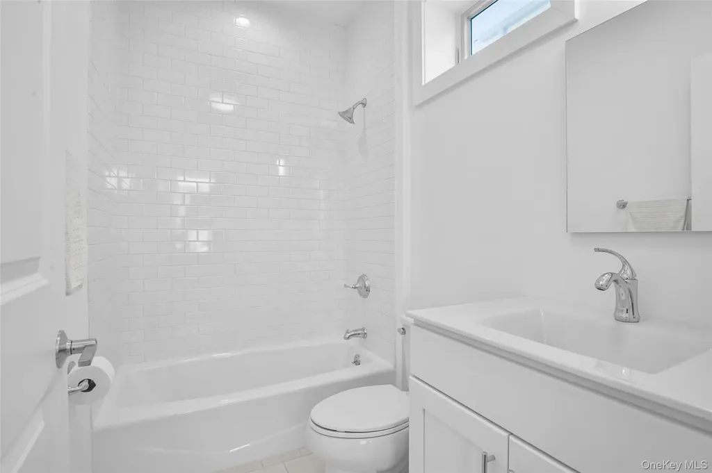 72 Island Point Bronx NY 10464