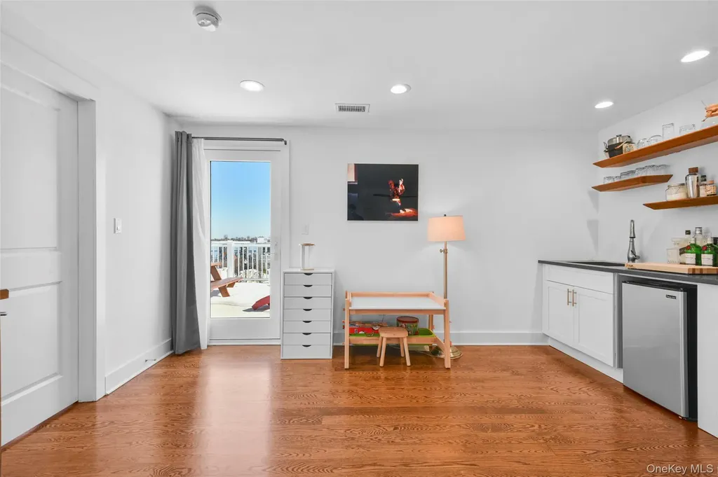72 Island Point Bronx NY 10464
