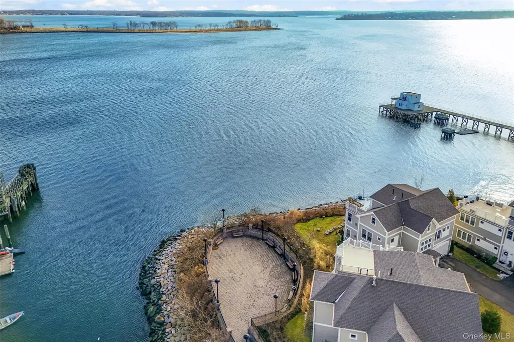 72 Island Point Bronx NY 10464