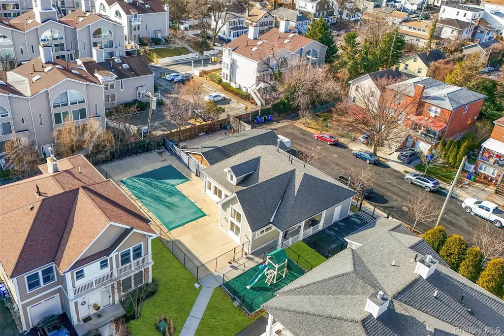 72 Island Point Bronx NY 10464