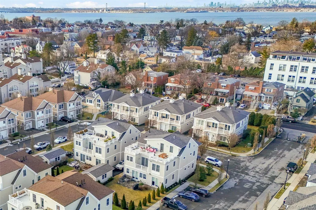 72 Island Point Bronx NY 10464