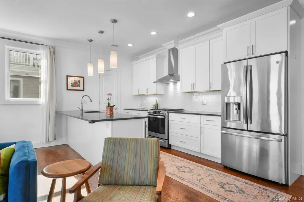 72 Island Point Bronx NY 10464