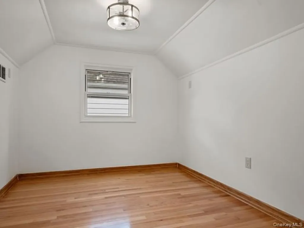 73-33 188th Street Fresh Meadows NY 11366