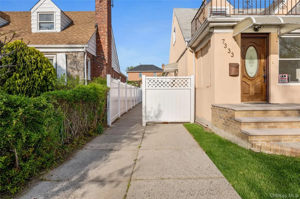 73-33 188th Street Fresh Meadows NY 11366