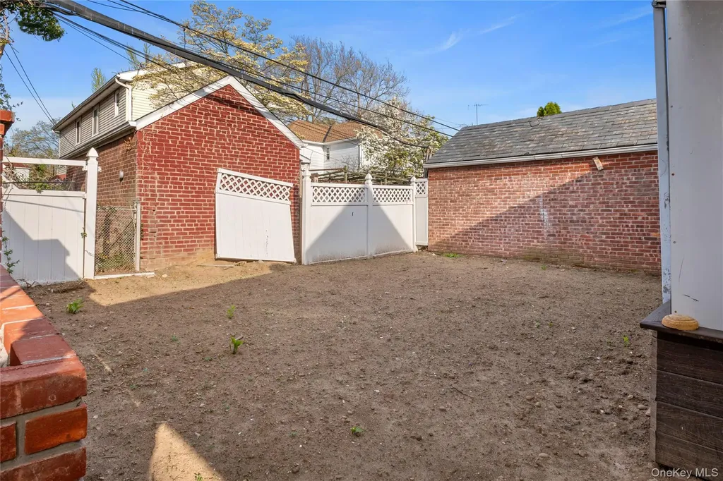 73-33 188th Street Fresh Meadows NY 11366