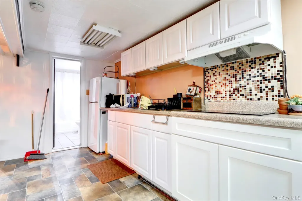 6510 80th Avenue Glendale NY 11385