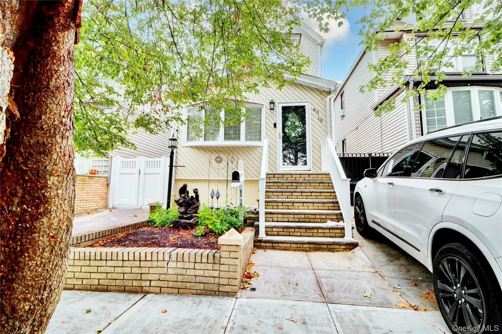 6510 80th Avenue Glendale NY 11385