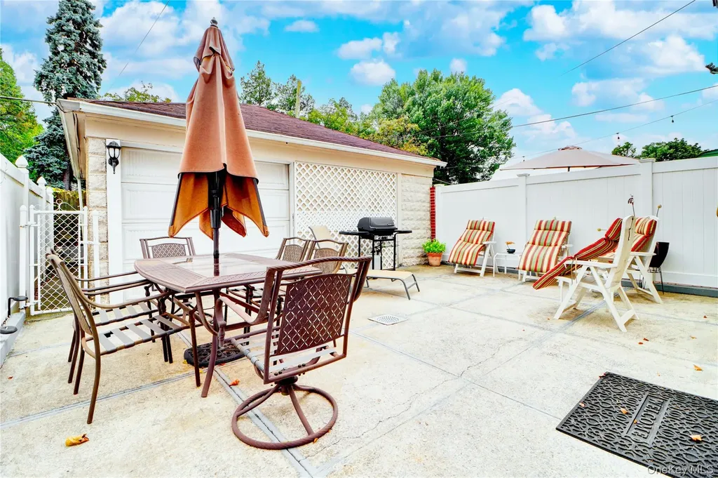 6510 80th Avenue Glendale NY 11385