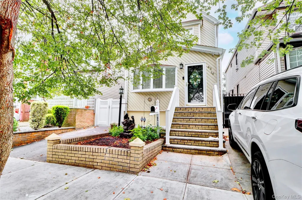 6510 80th Avenue Glendale NY 11385