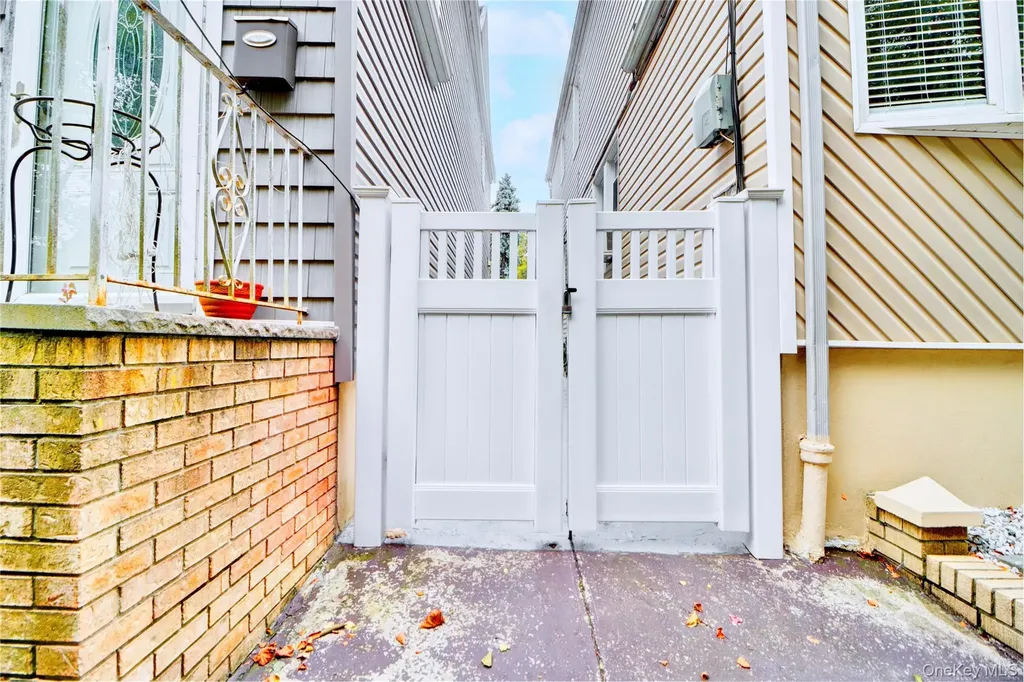 6510 80th Avenue Glendale NY 11385
