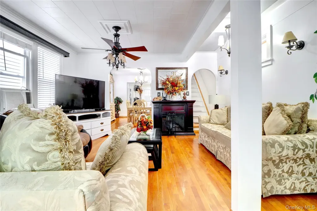 6510 80th Avenue Glendale NY 11385