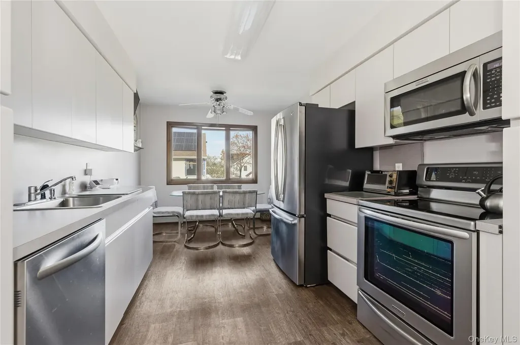 613 Smith Place Oceanside NY 11572