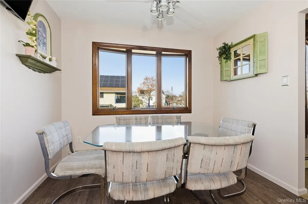 613 Smith Place Oceanside NY 11572