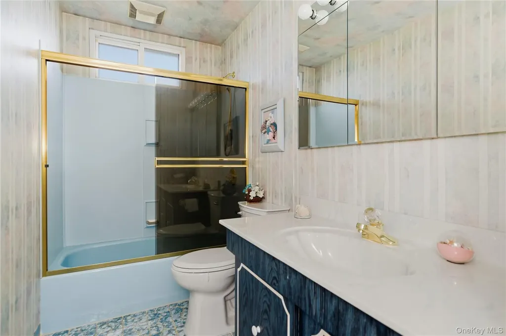 613 Smith Place Oceanside NY 11572