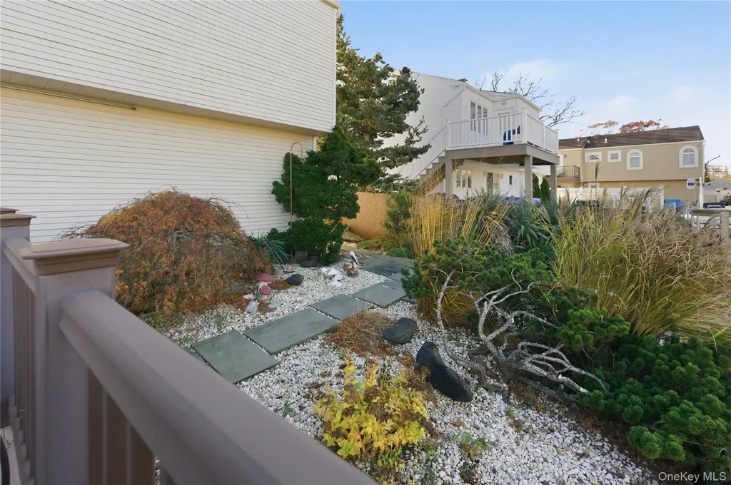 613 Smith Place Oceanside NY 11572