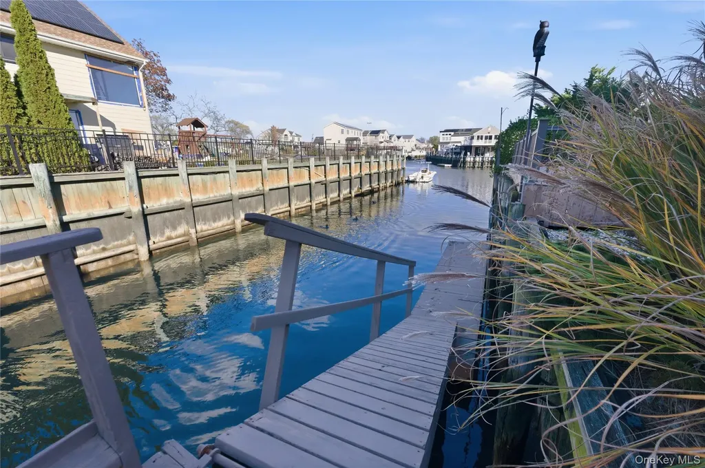 613 Smith Place Oceanside NY 11572
