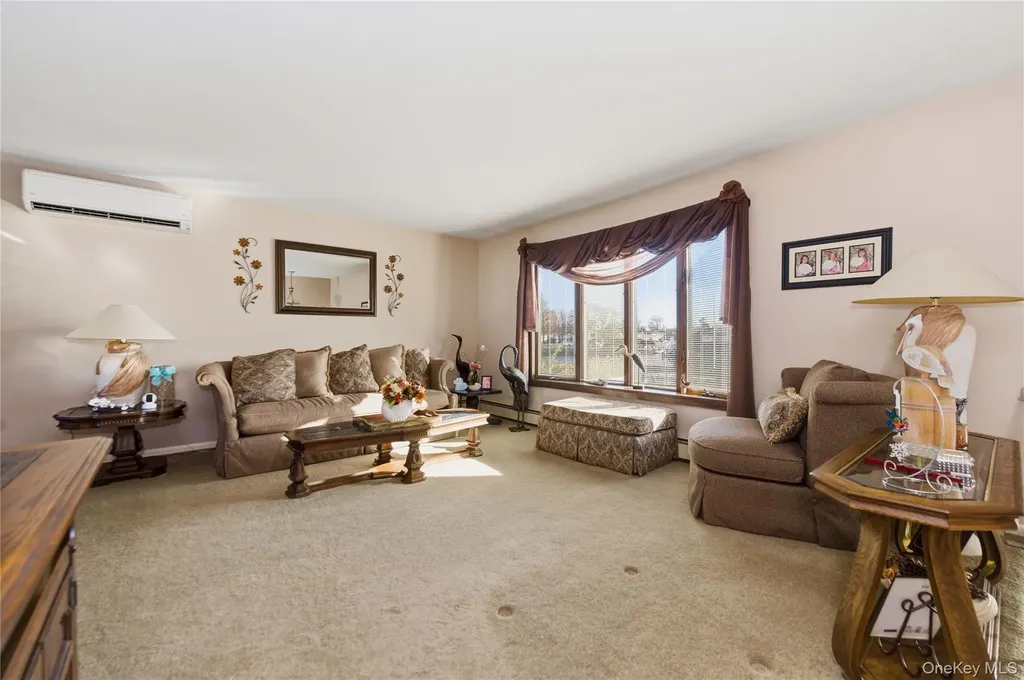 613 Smith Place Oceanside NY 11572