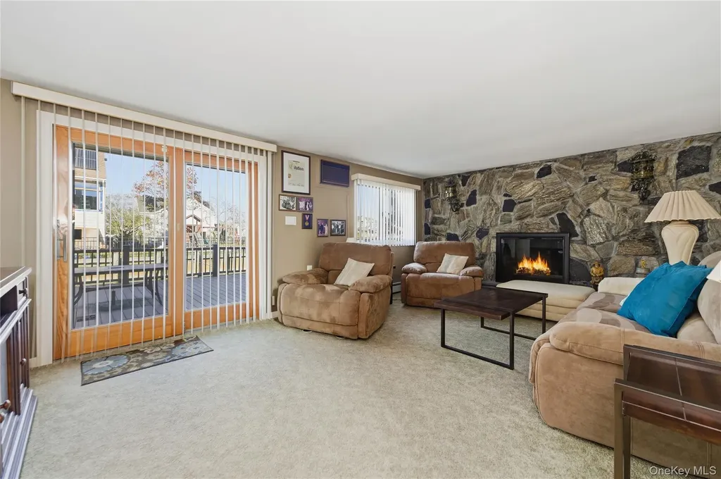 613 Smith Place Oceanside NY 11572