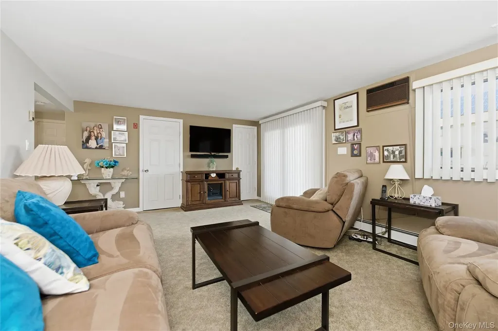 613 Smith Place Oceanside NY 11572