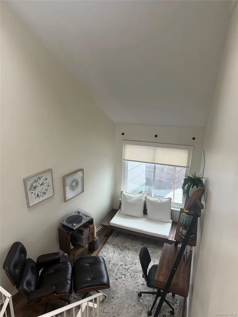 211 Treetop Circle Nanuet NY 10954