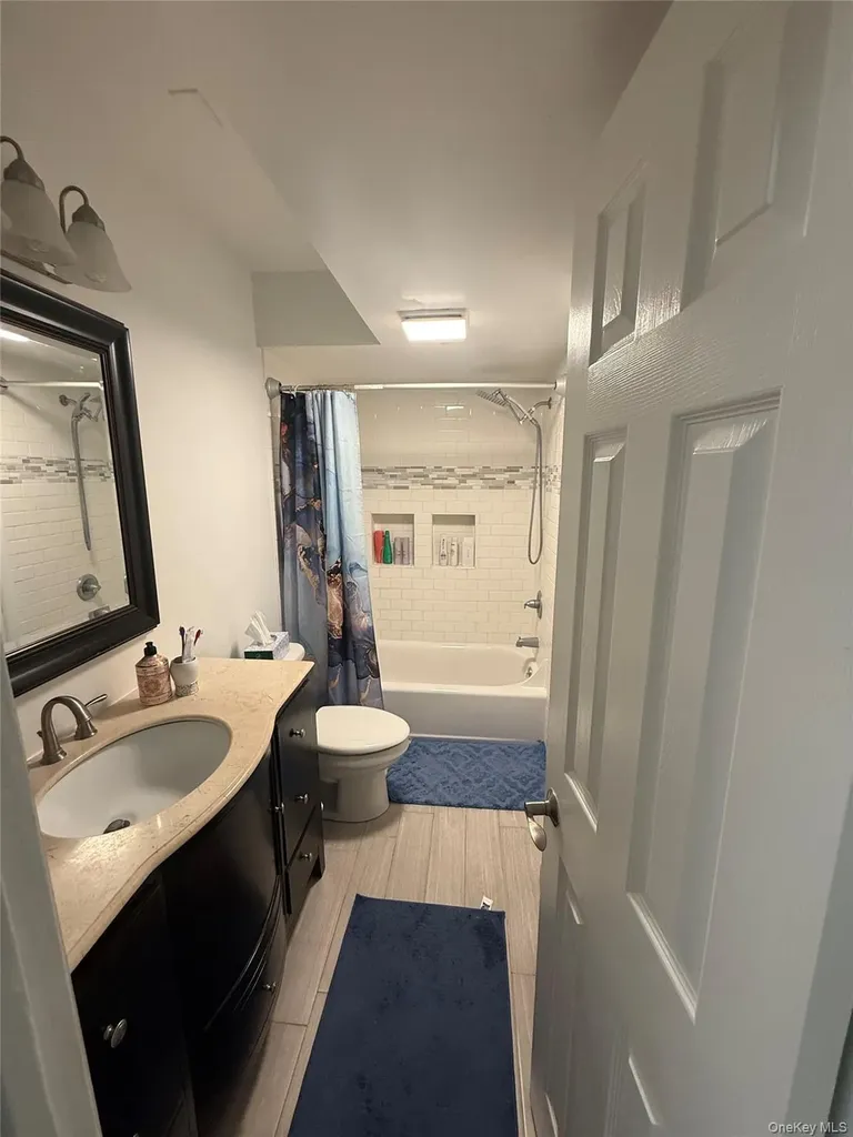 211 Treetop Circle Nanuet NY 10954