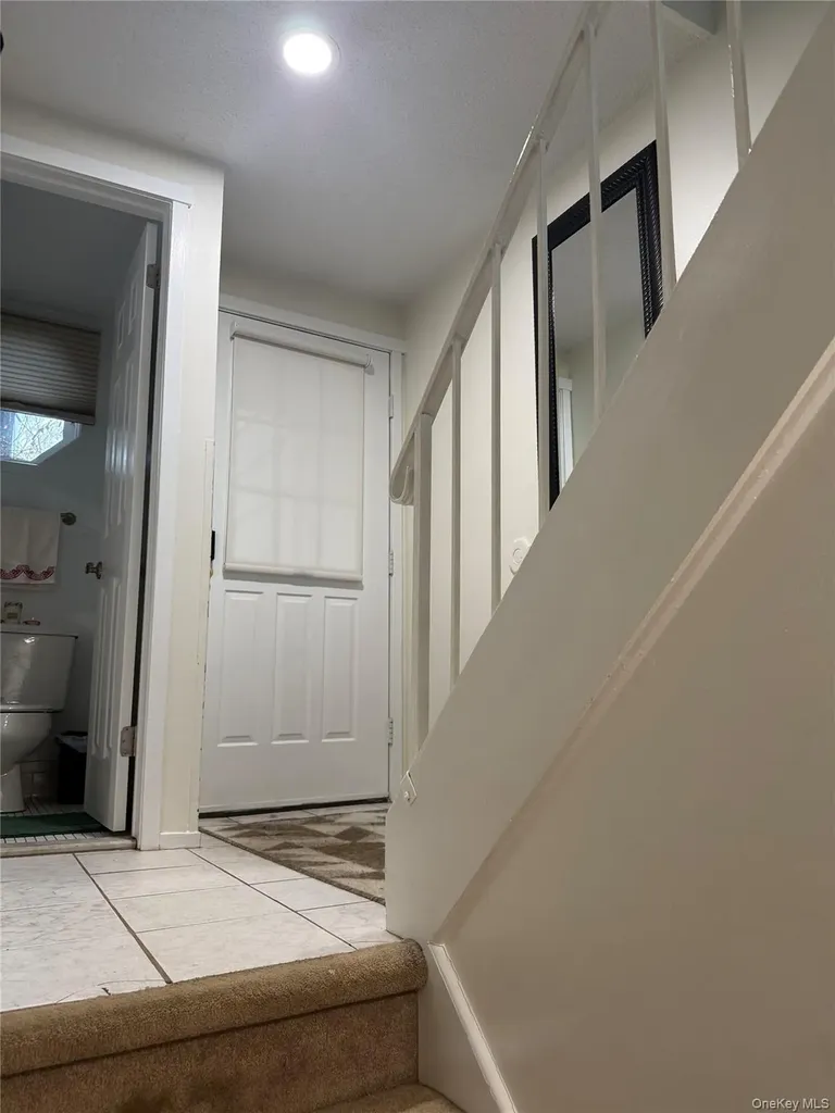 211 Treetop Circle Nanuet NY 10954