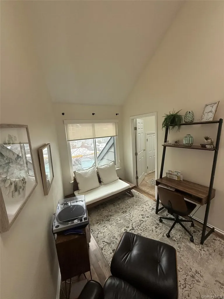 211 Treetop Circle Nanuet NY 10954