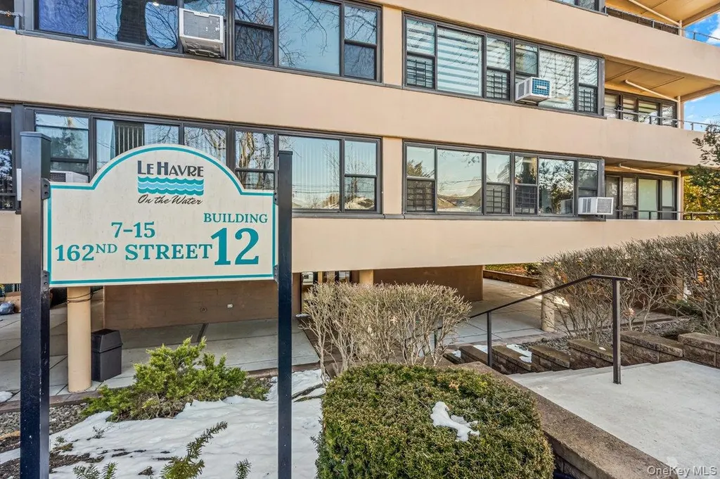 7-15 162nd Street Beechhurst NY 11357