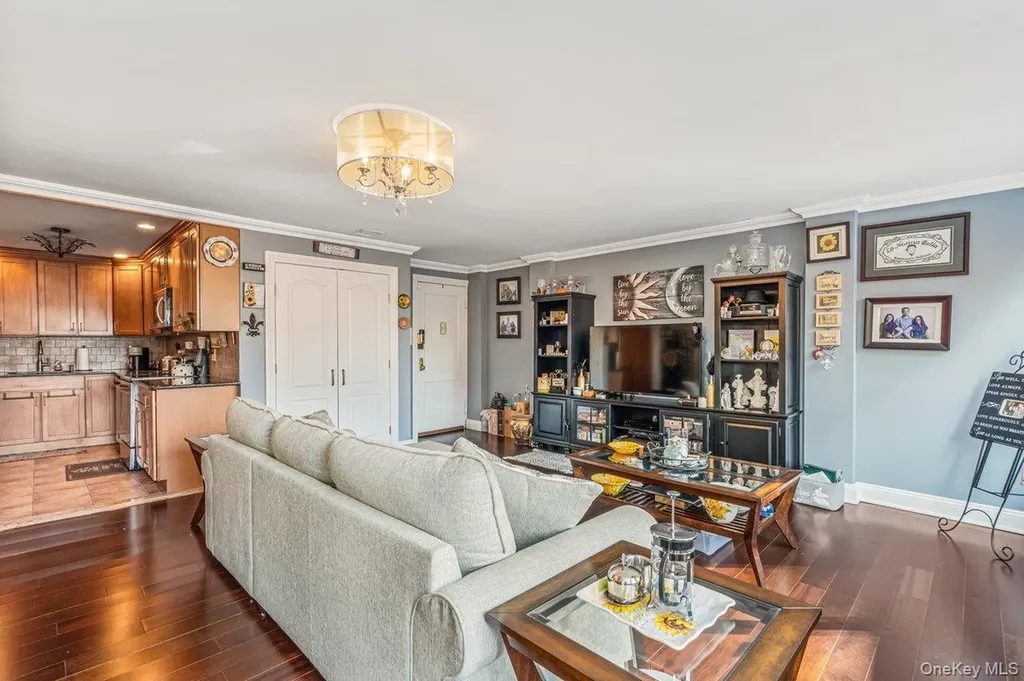 7-15 162nd Street Beechhurst NY 11357