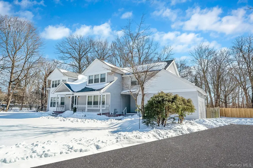 1944 Wading River Manor Road Wading River NY 11792