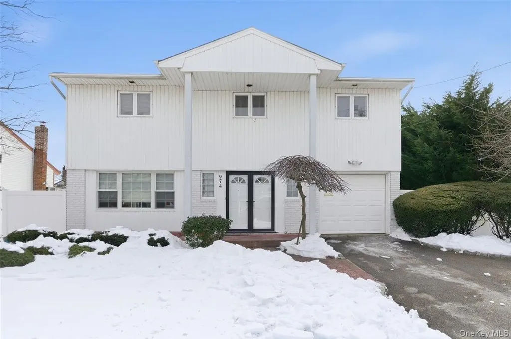 974 Mildred Drive Baldwin NY 11510