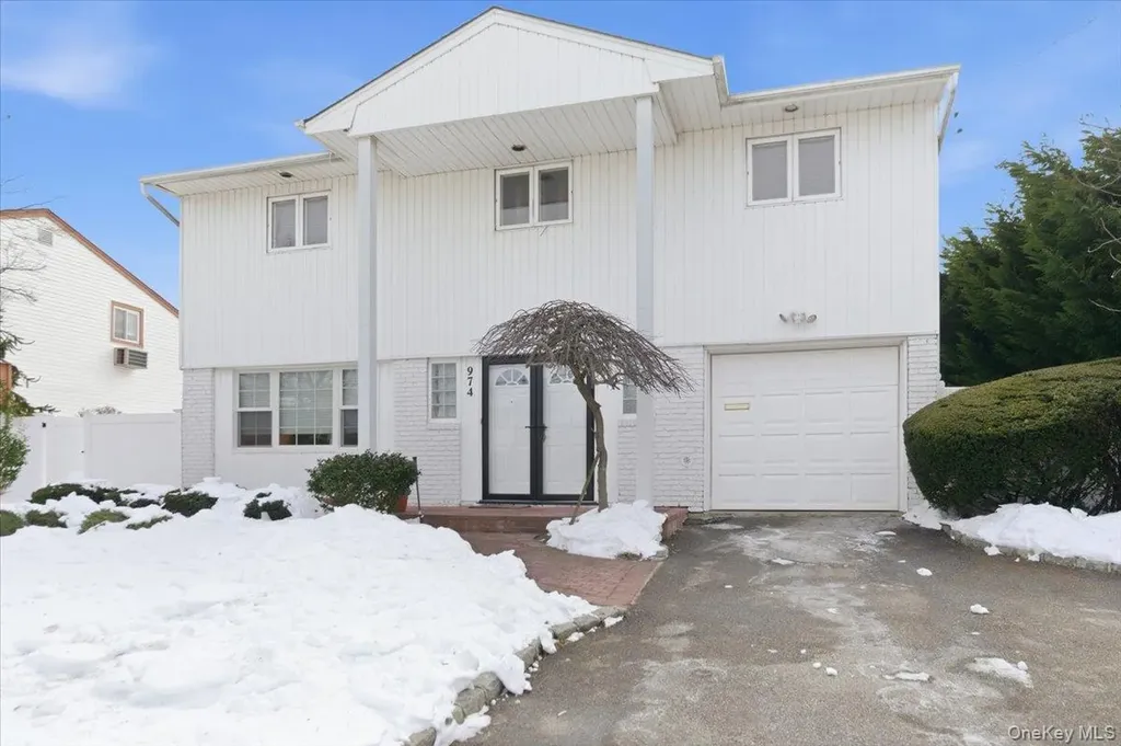 974 Mildred Drive Baldwin NY 11510