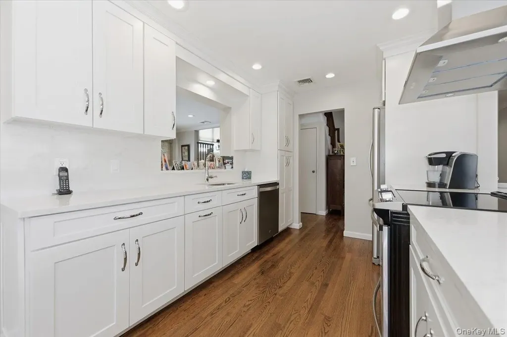 974 Mildred Drive Baldwin NY 11510