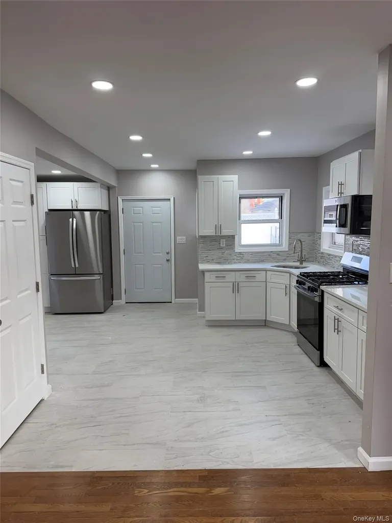 1356 Eggert Place Far Rockaway NY 11691