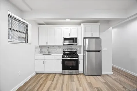 518 Morris Park Avenue Bronx NY 10460
