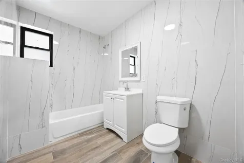 518 Morris Park Avenue Bronx NY 10460