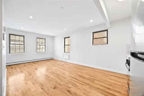 518 Morris Park Avenue Bronx NY 10460