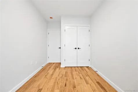 518 Morris Park Avenue Bronx NY 10460