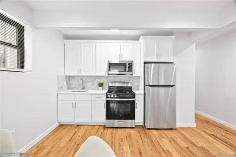 518 Morris Park Avenue Bronx NY 10460