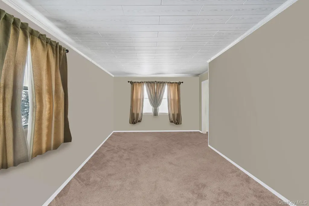 924 S 4th Street Lindenhurst NY 11757