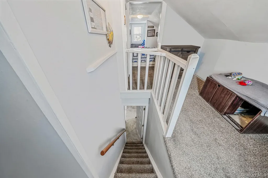 924 S 4th Street Lindenhurst NY 11757