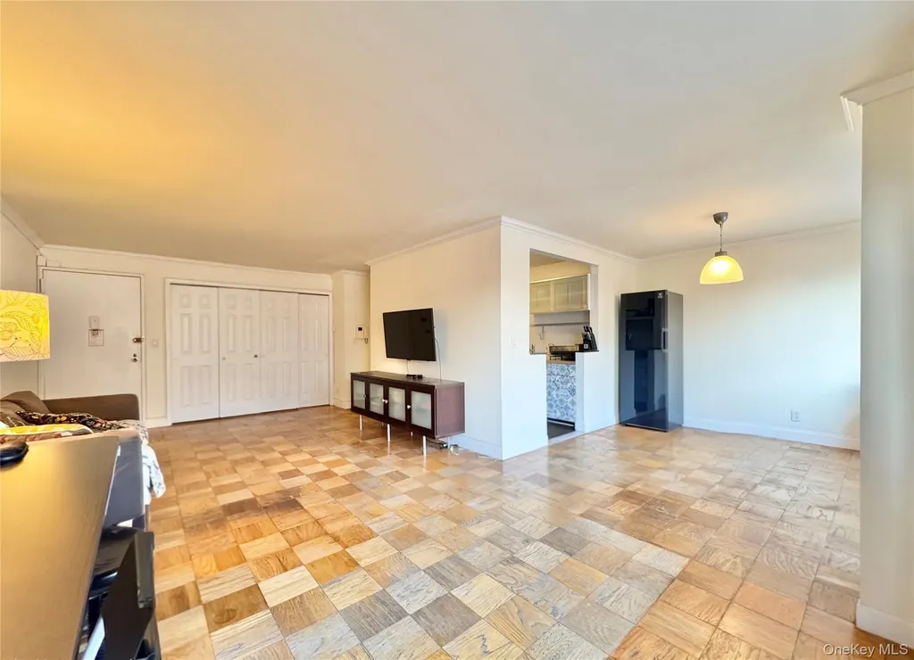 86-15 Broadway Elmhurst NY 11373