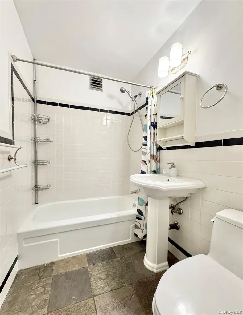 86-15 Broadway Elmhurst NY 11373