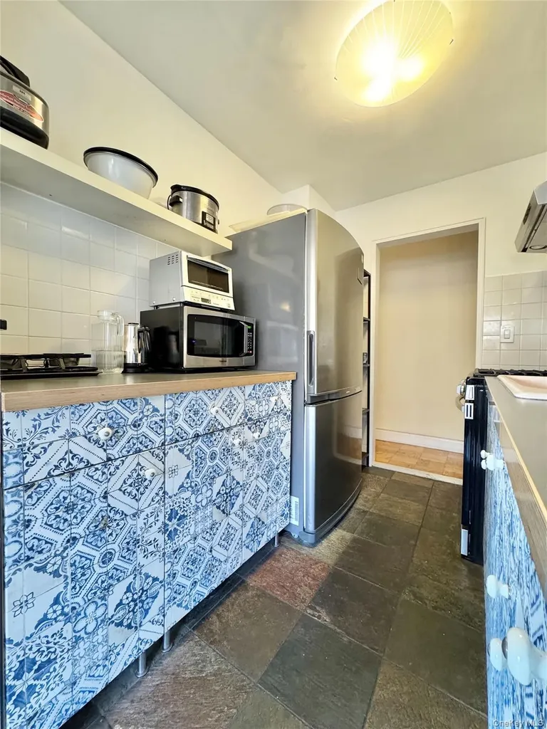 86-15 Broadway Elmhurst NY 11373