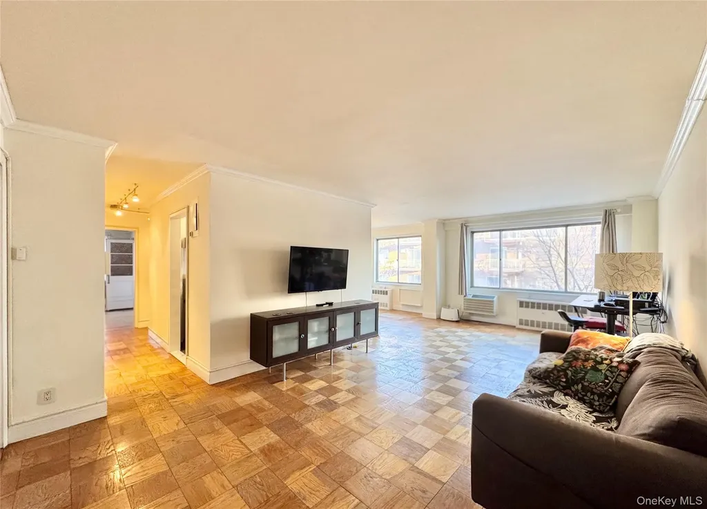 86-15 Broadway Elmhurst NY 11373