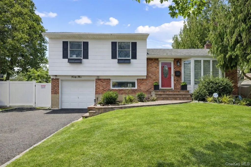45 Pickwick Drive N Syosset NY 11791